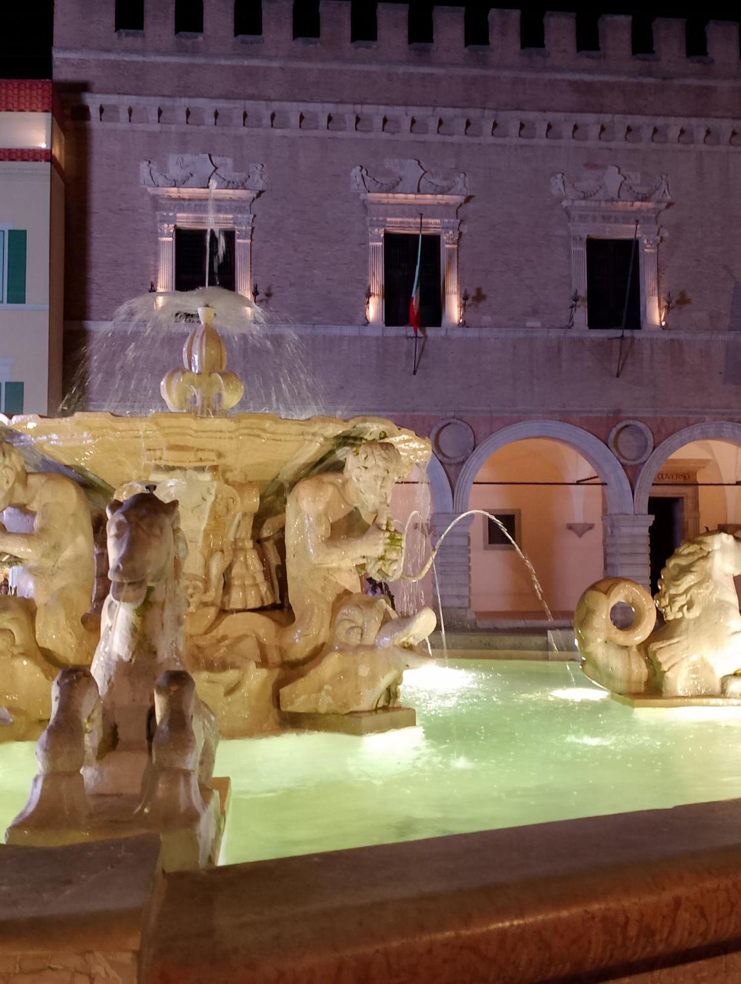 Appartamento Mameli Pesaro Luaran gambar